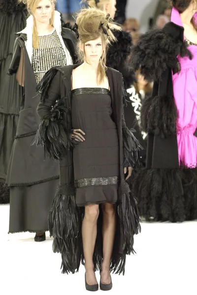 Look 27